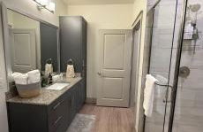 Cozy Luxury Modern Apartment movie couches - Foto 18