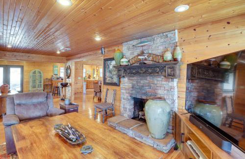 Spacious Cabin with Private Dock on White River! - Foto 4