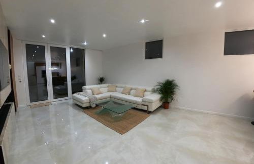 Maison moderne à Bièvres - Paris 12 kilomètres, Versailles 8 kilomètres - Photo 13