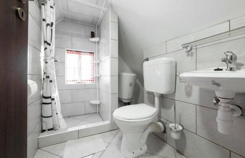 Awesome Home In Martinska Ves - Foto 20