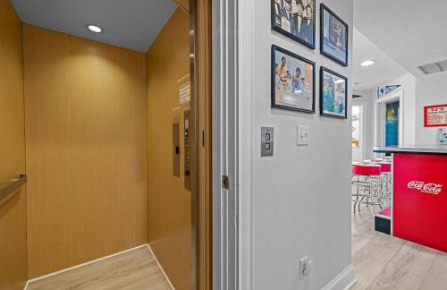 Blue Moon - LUX Oceanfront Pool Hot Tub Theater - Photo 49