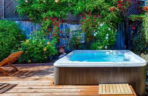 Spacious Oasis Hot Tub Backyard Garden 3BR/2BA - Foto 3