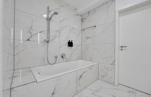 Apartment 150QM 8 Personen Neuss, Düsseldorf mit Terrasse, Parkplatz, Küche - Foto 8