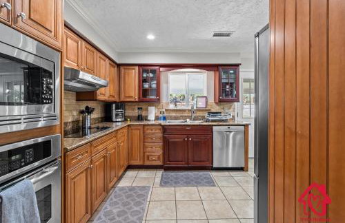 San Gabriel Stunner - An Irvie Home - Photo 14