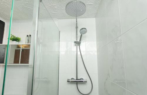 Woodhouse Stays for Contractor and Family Stay, Free Parking, Fast WiFi - Foto 18