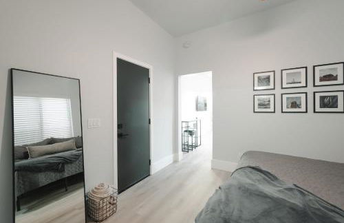 Modern Casita,Spa,Pool 10 Min to AZ Athletic Center - Photo 20