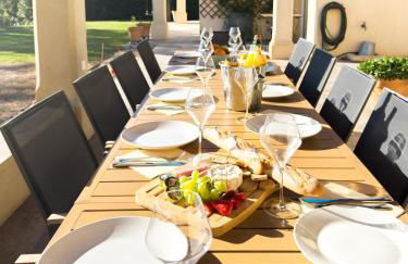 Exclusive Authentic Riviera Villa - Private Pool, Pétanque Court, Panoramic Mediterranean Sea & Estérel Mountain Views - Foto 22