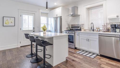 Ann Avenue Spacious 3BR Home with Games, Yard and Near Downtown - Foto 2