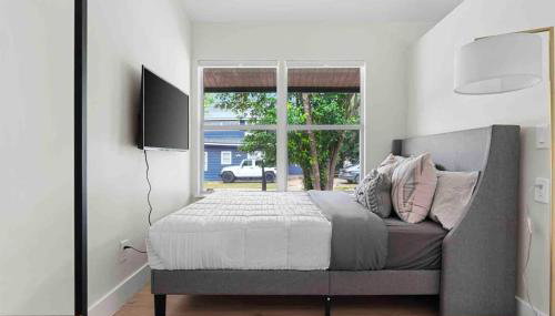 Superb location steps to DT and UT - Foto 3