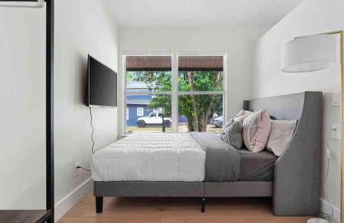 Superb location steps to DT and UT - Foto 3