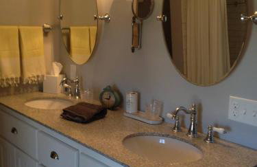 ☆Cherry Farmhouse☆60 Acres☆Central Air☆Fireplace - Foto 37