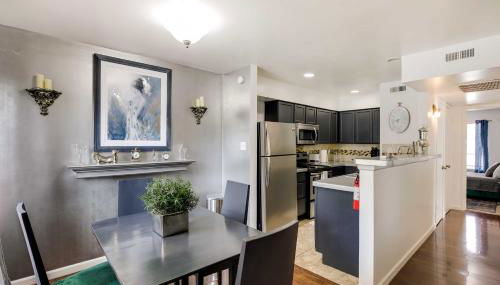 Chic Dallas Condo with Pool, Walk to Knox Street! - Foto 2