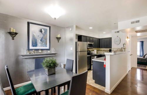 Chic Dallas Condo with Pool, Walk to Knox Street! - Foto 2