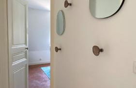 Signature topfloor flat in a shared XIX century Mansion in Western Paris - Foto 12