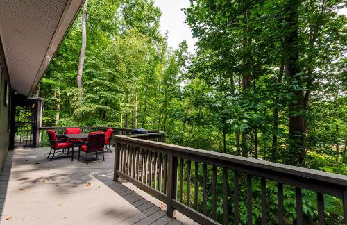 Secluded Oasis w Hot Tub, Screened-in Porch, WiFi! - Foto 20