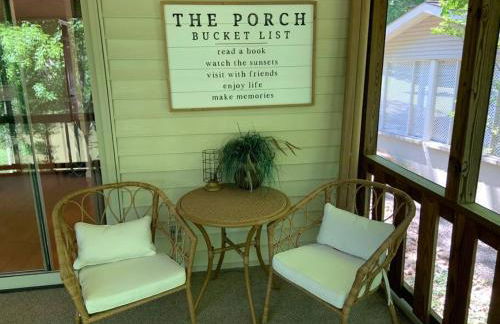 Beautiful Waterfront with Dock Firepit Hot tub - Foto 24