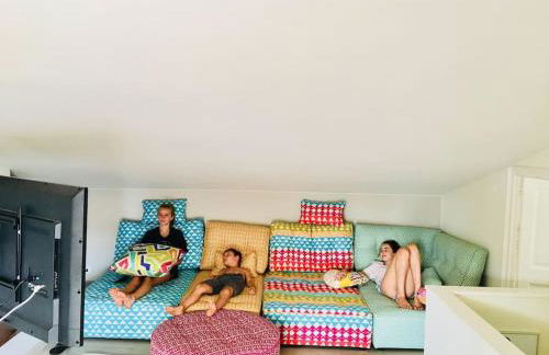 2 Story, 5 Bedroom, 3 Bath Flat, Steps from the Beach & Cliff Walk - Foto 5