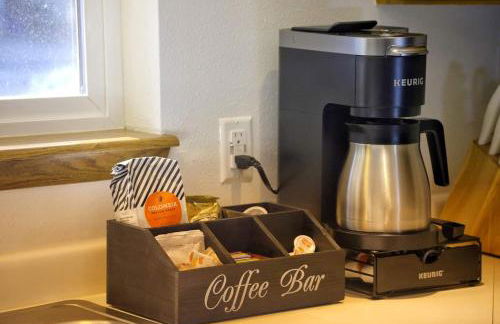 Free Tram Tickets! 3BR Valley Home wKing beds - Foto 11