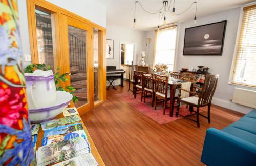 Marketplace Glastonbury - Photo 15