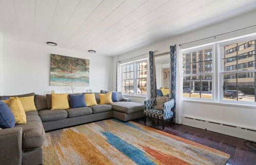 Oversized Family Beach Block Duplex with Game Room - Foto 10