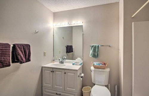 Resort Condo with Lake and Pool about 5 Mi to Flume Gorge! - Foto 15