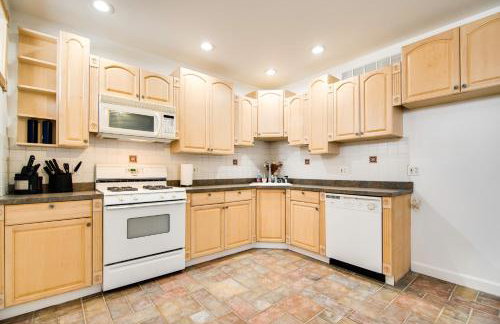 Hot Tub and Sauna Hoffman Estates Villa in Elgin! - Foto 13