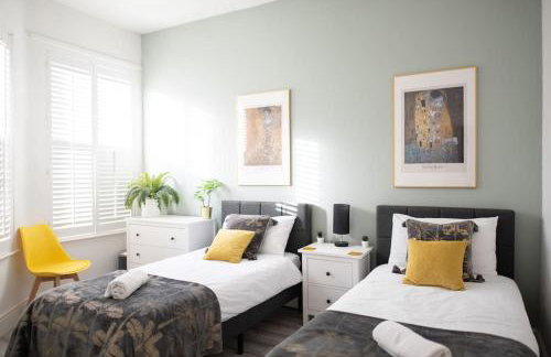 8 Bed, comfortably sleeps 10, 3 Bath house, 5 Mins Manchester Centre - Foto 23