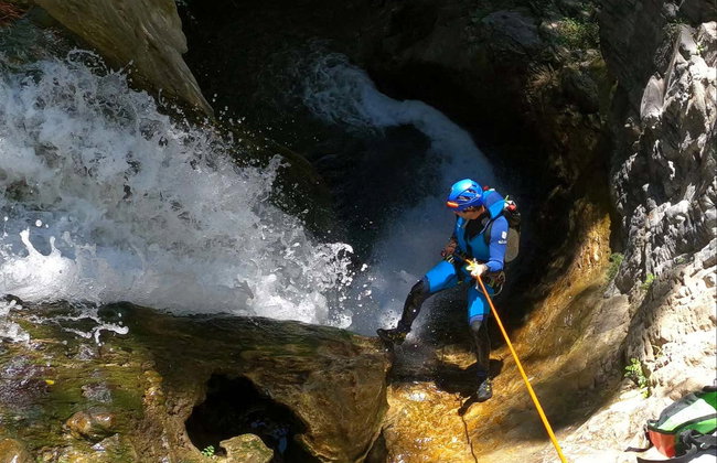 Barranquismo en la Sima del Diablo - Foto 5