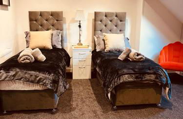 Spacious 5 Bedroom Home in Central Kidderminster with Private Parking and Electric Vehicle Facilities, Easy Access to Birmingham and Nearby Towns - Foto 51