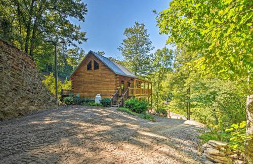 Rustic Andrews Cabin Rental with Deck and Fire Pit! - Foto 27