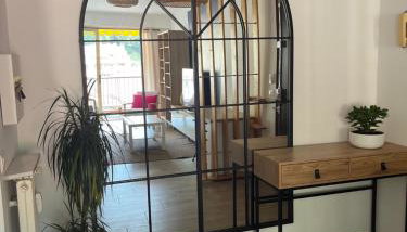 Maggie - Photo 1, Lobby or reception