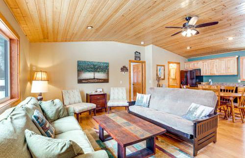 Private Dock, BBQ Ready Lakefront Fifield Home! - Foto 11