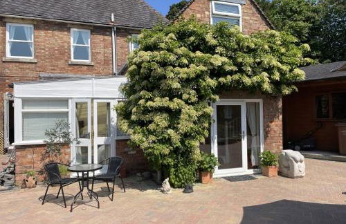 The Corner House, 36, Broadway Road, - Foto 16