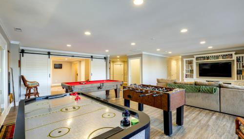 Lakefront Haven with Hot Tub and Game Room in Hickory! - Foto 4