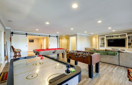 Lakefront Haven with Hot Tub and Game Room in Hickory! - Foto 4