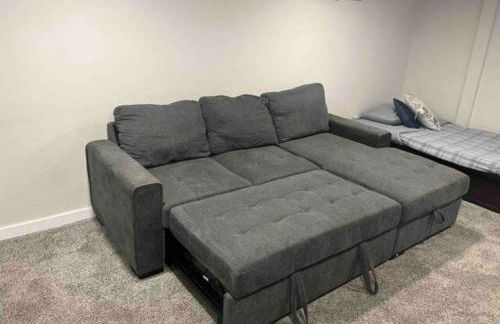 Charming Brick Home with bonus space & foosball - Foto 28