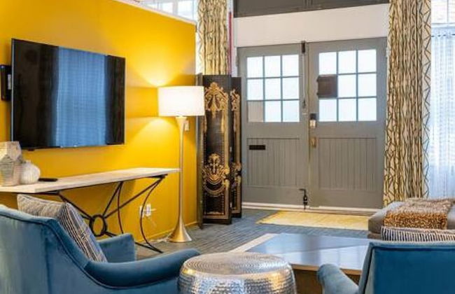 Elegant Edgy Loft on Historic Alley Parking - Foto 46