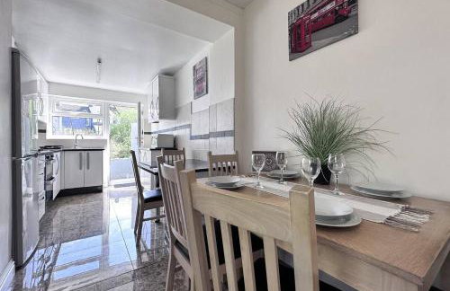 Chic Charming Classic 3bed w Ensuite - Pontypridd - Foto 33