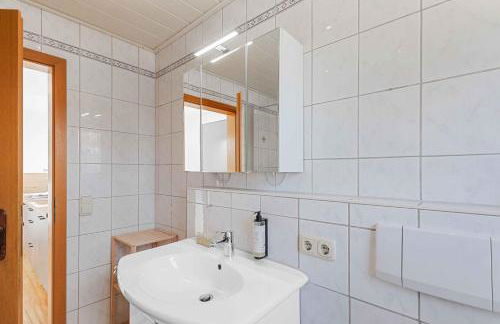 EG Apartment - WLAN - Terrasse - Parkplatz - Photo 9