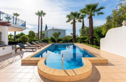 Bright 3 BDR Duplex House With Pool by LovelyStay - Foto 25