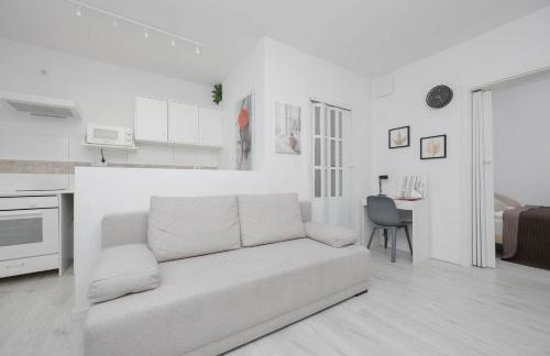 Jasny Apartament z Tarasem i Parkingiem by Noclegi Renters - Foto 2