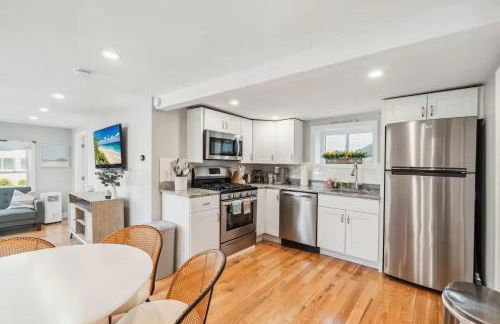 Beachfront Parking Salisbury Beach Retreat - Foto 4