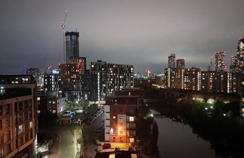 Lets Stay SA Manchester I 2Bed 2Bath l Waterfront l Private Balcony I Relaxing Retreat I Great Location - Foto 47