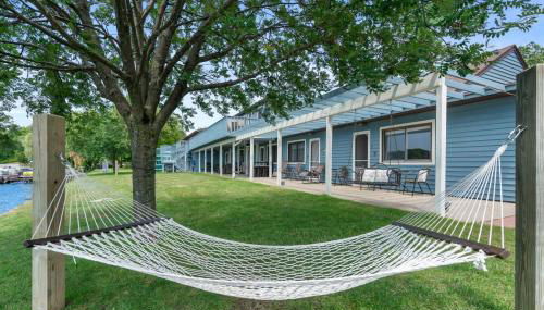 2 Lakeside Apartment Units in One at Fife Lake Lodge - Foto 3