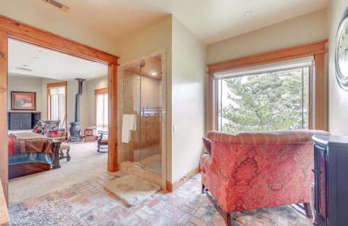 Hot Tub and Views Luxe Mountain Escape in Yucaipa - Photo 23