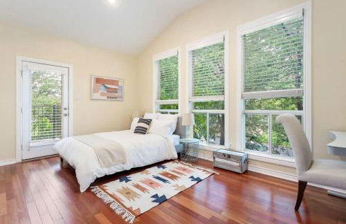 Family 3BR 2BA 1810SQFT Bright Spacious Home with Private Yard in Zilker - Foto 6