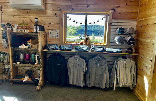 Wooden Chic Cabin Fully Stocked near Tappan Lake in Ohio - Foto 26