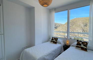 NUEVO, primera linea de playa, con piscina y vistas al mar - Foto 38