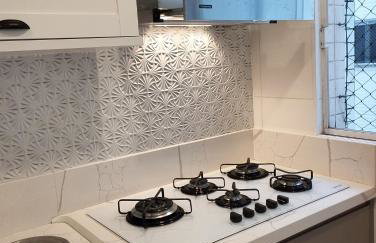 Apto com ar-cond e piscina a 100m mar praia da Enseada - Foto 14