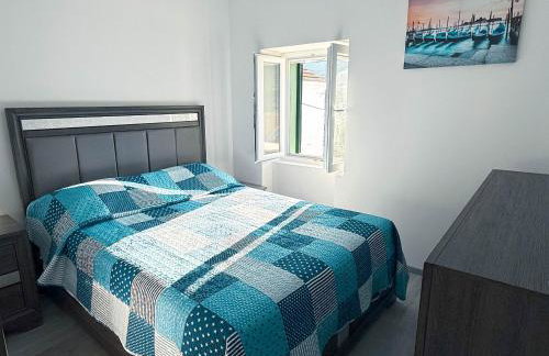 Private House 3 Bed, 3 Bath In Luka Dugi Otok - Photo 9